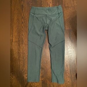 Outdoor Voices Hunter Green The Warmup Crop Leggings, size medium